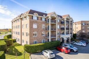 3175 Ernest-Hemingway Av in St. Laurent, QC - Building Photo