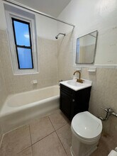 377 Montgomery St, Unit 1 in Brooklyn, NY - Building Photo - Building Photo
