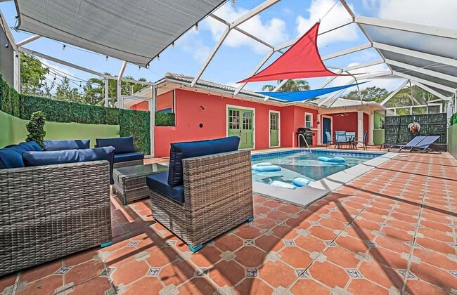 property at 532 N Palmway