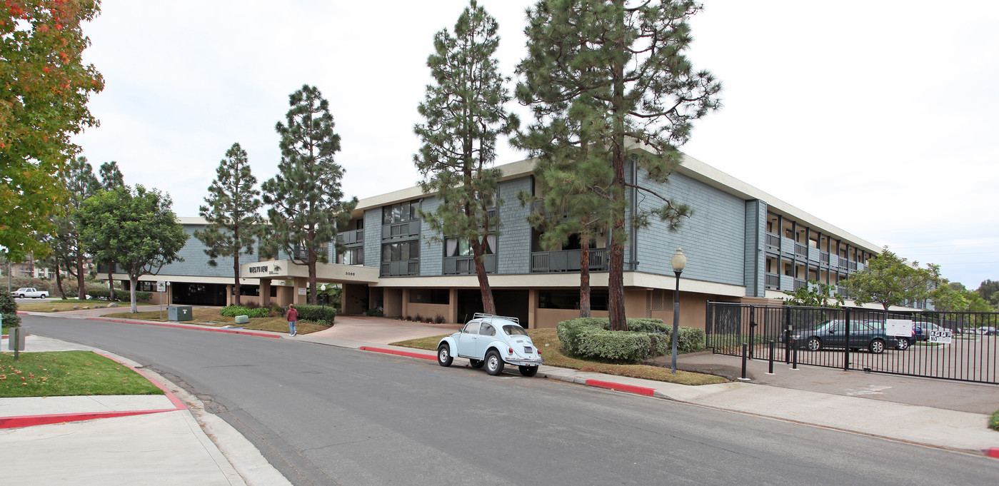 West View in San Diego, CA - Building Photo