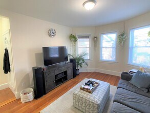 15 Sargent Ave, Unit #1 in Somerville, MA - Building Photo - Building Photo