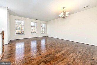 459 Kornblau Terrace SE in Leesburg, VA - Building Photo - Building Photo