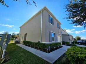 9022 Wildflower Ln in Kissimmee, FL - Building Photo - Building Photo