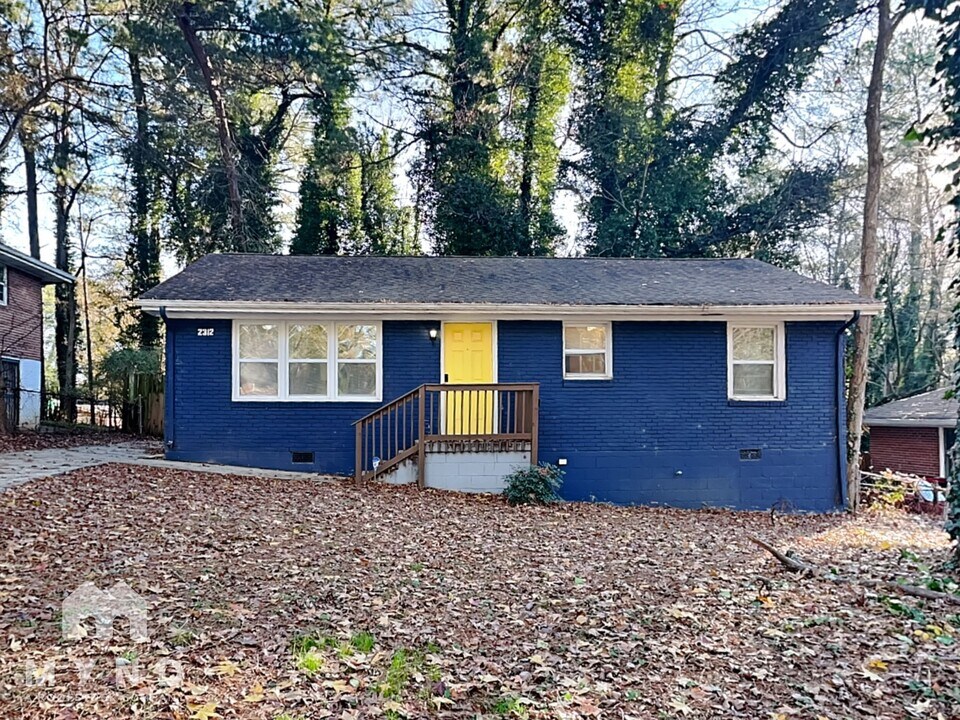 2312 Polar Rock Ave SW in Atlanta, GA - Foto de edificio