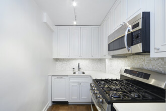 60 East 12th in New York, NY - Building Photo - Building Photo