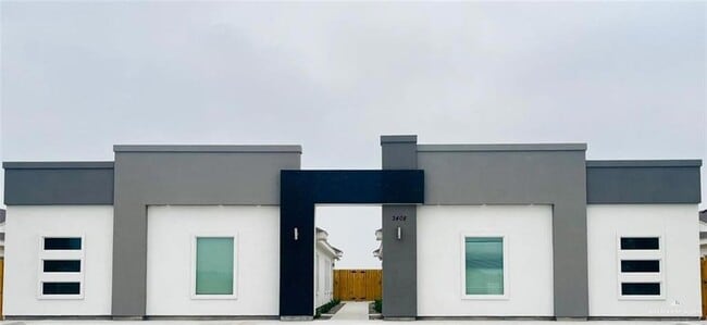3404 Ventura Ave, Unit 4 in McAllen, TX - Foto de edificio - Building Photo