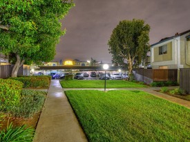 WINDWOOD in Riverside, CA - Building Photo - Building Photo