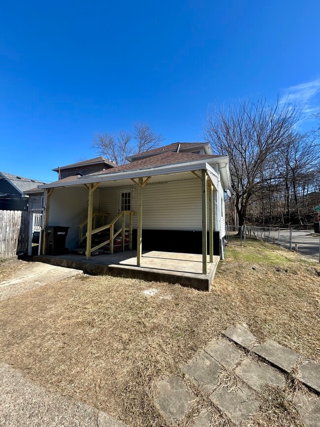 425 Brighton Blvd in Zanesville, OH - Building Photo - Building Photo