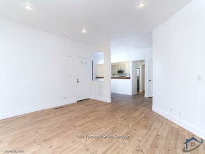 1091 Foxchase Dr in San Jose, CA - Building Photo - Building Photo