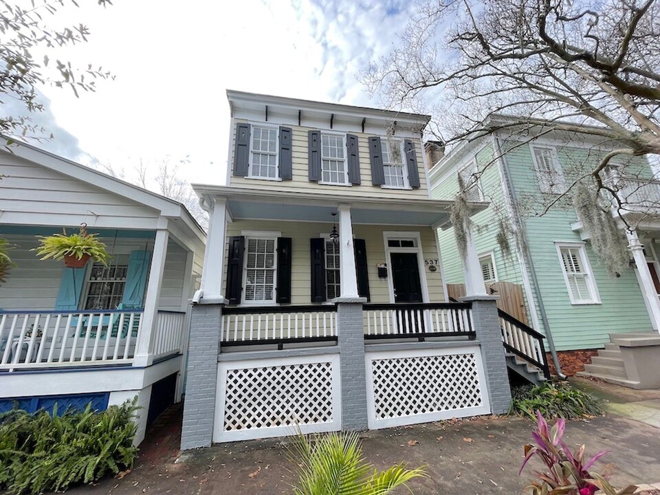 537 E Gwinnett St in Savannah, GA - Building Photo