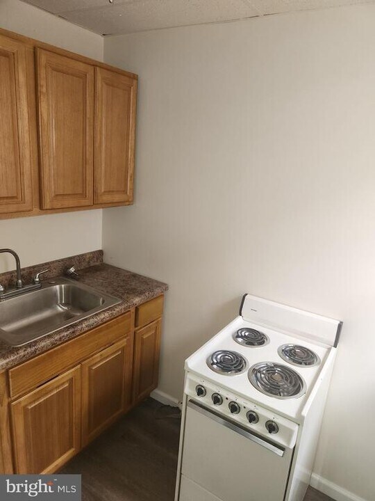 5025 Penn St in Philadelphia, PA - Building Photo