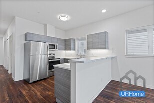 Hollywood 12 in Portland, OR - Building Photo