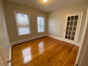 853 E 1st St-Unit -UNIT 2 in Boston, MA - Building Photo - Building Photo