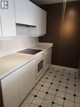 50-P50 Eglinton Ave W in Mississauga, ON - Building Photo - Building Photo