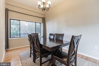 130 Roberts Ln in Alexandria, VA - Building Photo - Building Photo