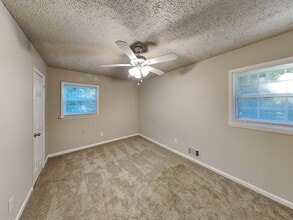 8050 Attleboro Dr in Jonesboro, GA - Building Photo - Building Photo