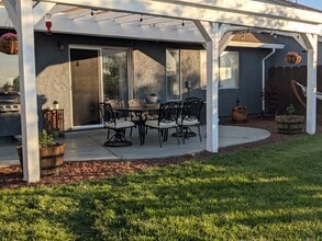 1616 E Lassen Ave in Chico, CA - Foto de edificio - Building Photo