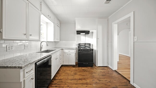 213 12th Ave N in Texas City, TX - Building Photo - Building Photo