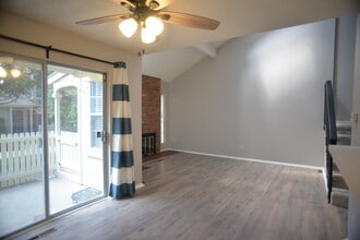 2862 W Long Dr, Unit D in Littleton, CO - Building Photo - Building Photo