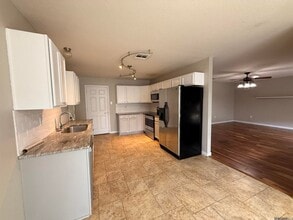 12862 Bonnie Bleu Dr in Denham Springs, LA - Building Photo - Building Photo