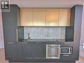85-PH85 Wood St in Toronto, ON - Building Photo - Building Photo