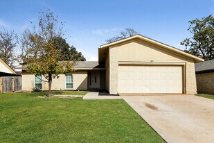 829 Via Valencia in Mesquite, TX - Building Photo