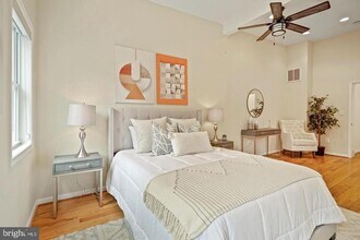 468 Ridge St NW in Washington, DC - Building Photo - Building Photo