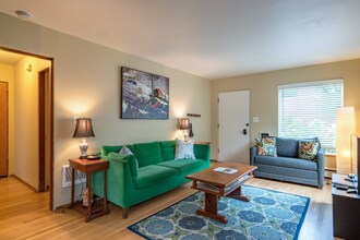 2243 NW Flanders St in Portland, OR - Foto de edificio - Building Photo