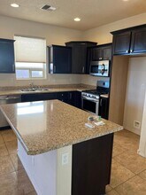 2027 Maywood Dr SE in Albuquerque, NM - Foto de edificio - Building Photo