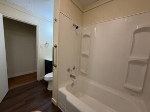 900 S Mill St in Grove, OK - Building Photo - Building Photo