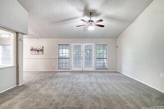 8026 Valley Trails in San Antonio, TX - Building Photo - Building Photo