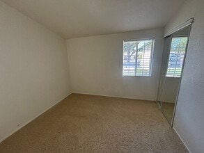 19010 Wellhaven St in Santa Clarita, CA - Building Photo - Building Photo