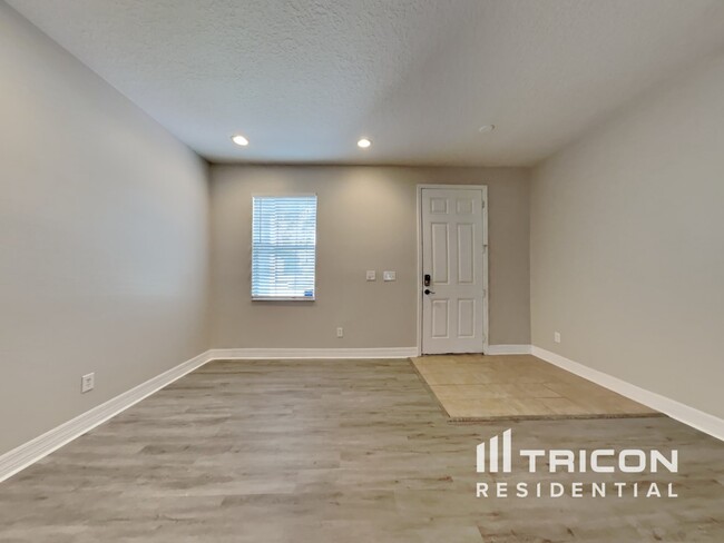 9107 Kentucky Day Ct in Gibsonton, FL - Building Photo - Building Photo