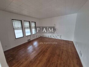 1576 S Layton Blvd in Milwaukee, WI - Building Photo - Building Photo