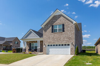 Brandon Woods in Spring Hill, TN - Building Photo - Building Photo