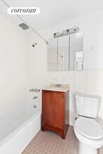 127 W 81st St in New York, NY - Building Photo - Building Photo