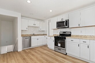 7 E Diamond St in Layton, UT - Building Photo - Building Photo