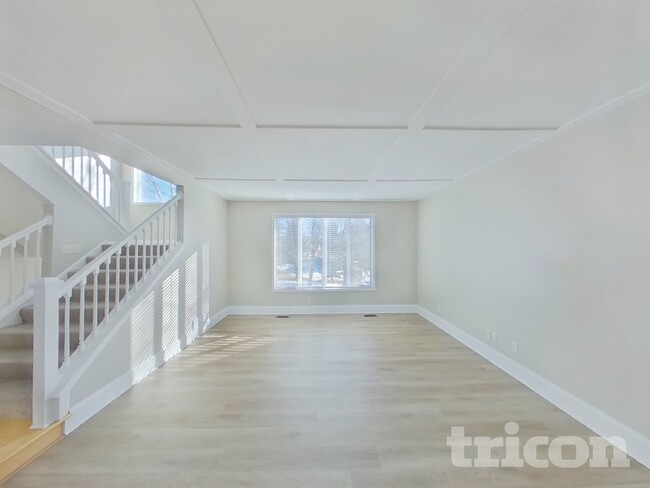 606 Lincoln Dr NE in Saint Michael, MN - Foto de edificio - Building Photo