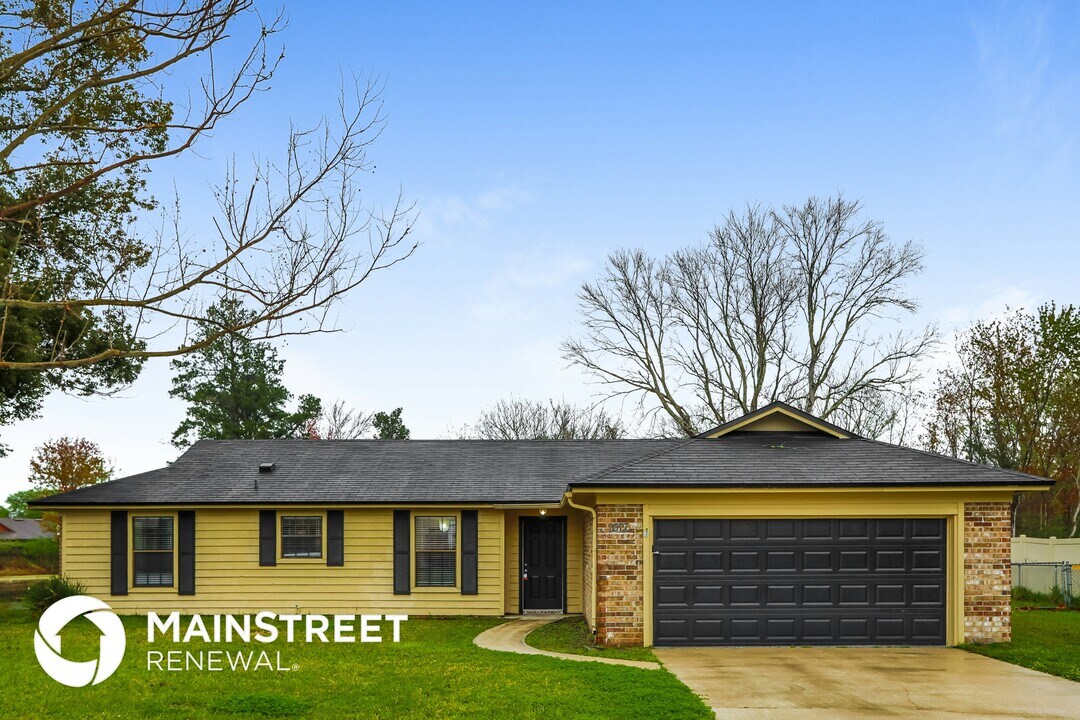 1677 Farm Way in Middleburg, FL - Building Photo