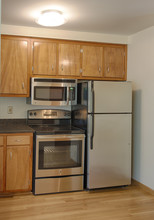 Midland Manor Apartments in Midland, MI - Building Photo - Interior Photo