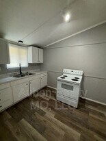 1300 S Appleton Ave in Independence, MO - Building Photo