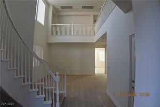 119 Honors Course Dr in Las Vegas, NV - Foto de edificio - Building Photo