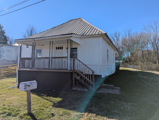 property at 736 4th St