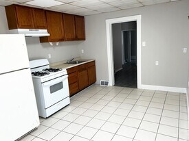 427 Taylor St in Pittsburgh, PA - Building Photo