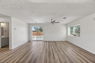 1320 Gold Ave in Las Vegas, NV - Building Photo - Building Photo