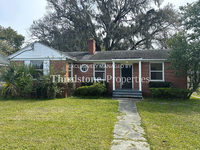 8121 Hawthorne St in Jacksonville, FL - Building Photo - Building Photo