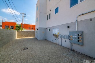 1118 N Heliotrope Dr in Los Angeles, CA - Building Photo - Building Photo