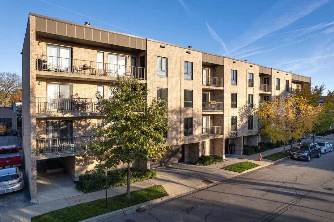 724 12th St in Wilmette, IL - Building Photo