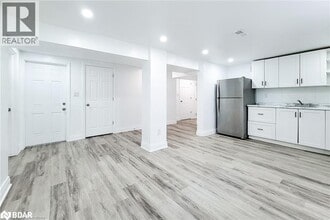 265 W 19th St in Hamilton, ON - Building Photo - Building Photo