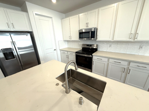 1435 Song Lark Ln in Las Vegas, NV - Building Photo - Building Photo